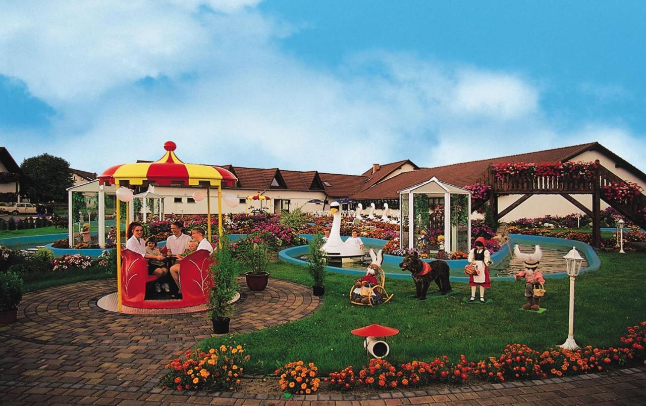 Landgasthof & Hotel Waldow Губен Екстериор снимка