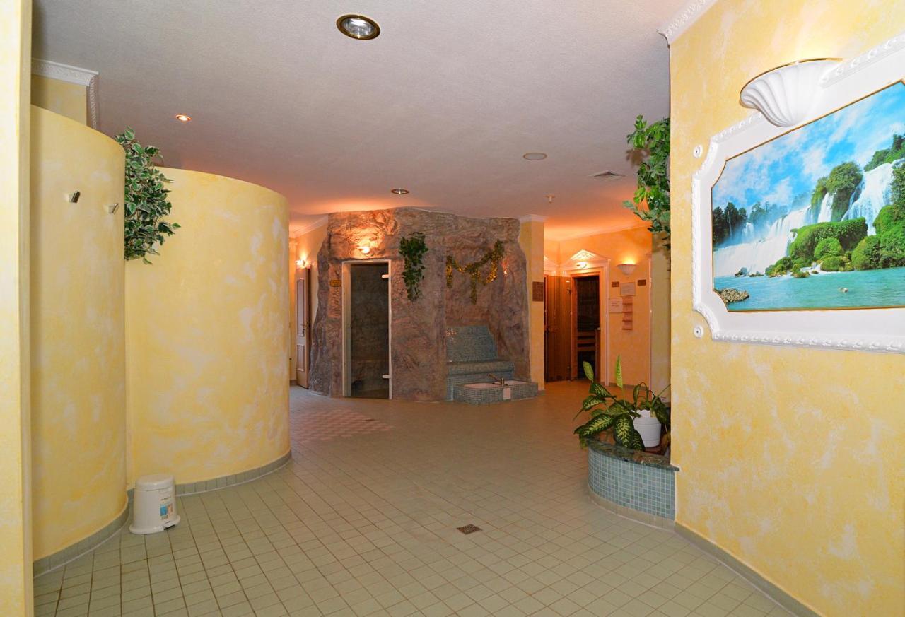 Landgasthof & Hotel Waldow Губен Екстериор снимка