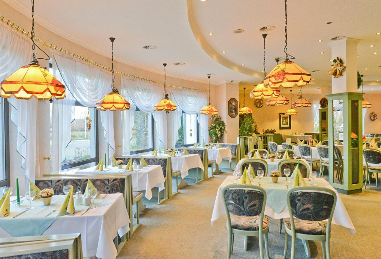 Landgasthof & Hotel Waldow Губен Екстериор снимка